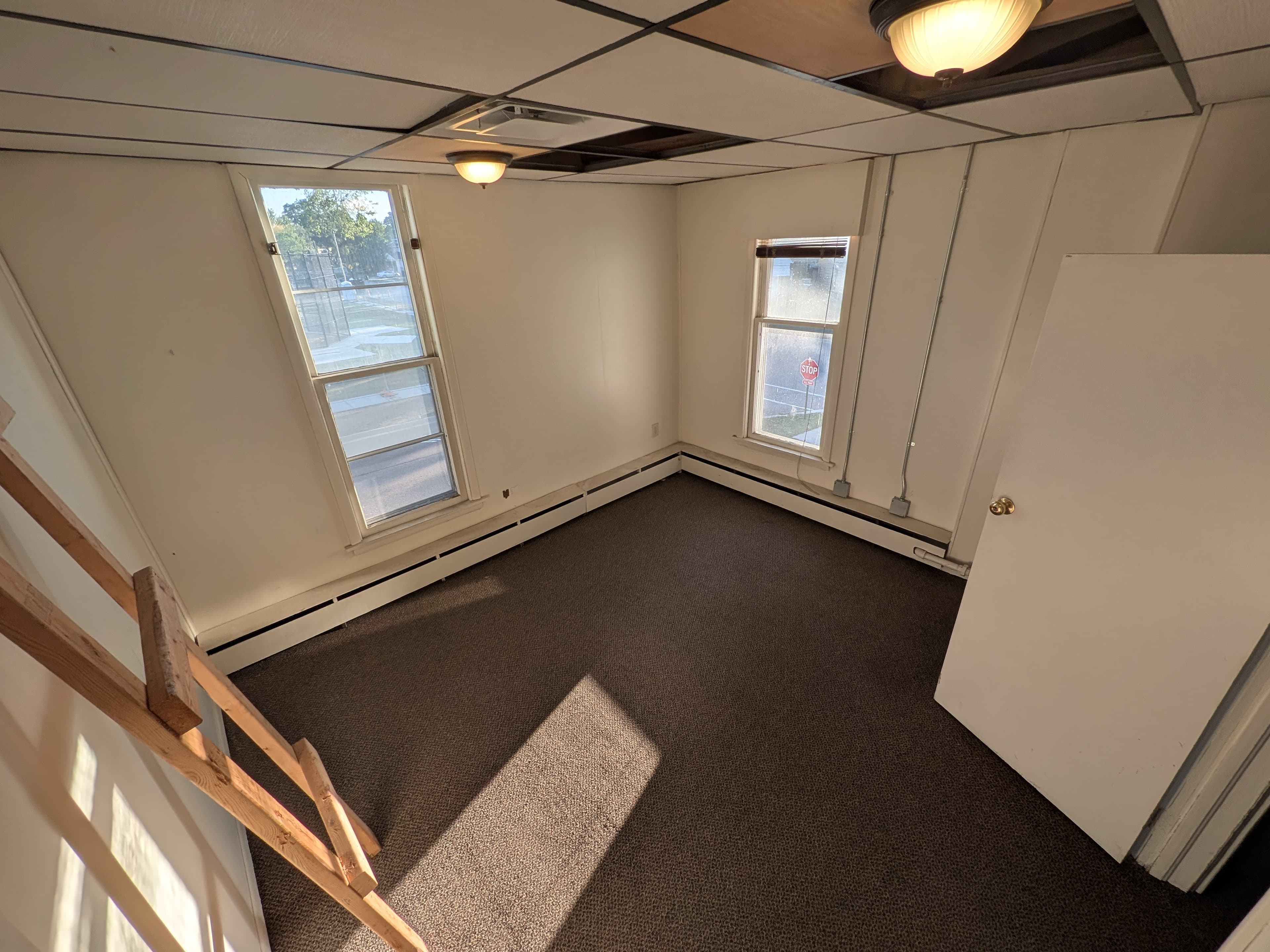 Office 10 - Image 1: Office 10